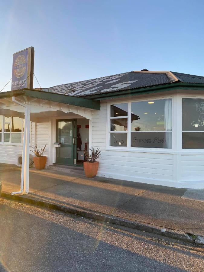 Hokitika Pioneer Hotel Luaran gambar